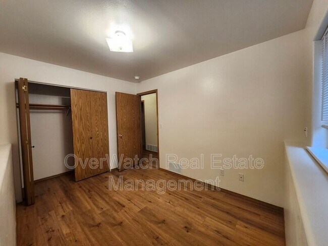 Foto del edificio - 4041 Lunar Dr