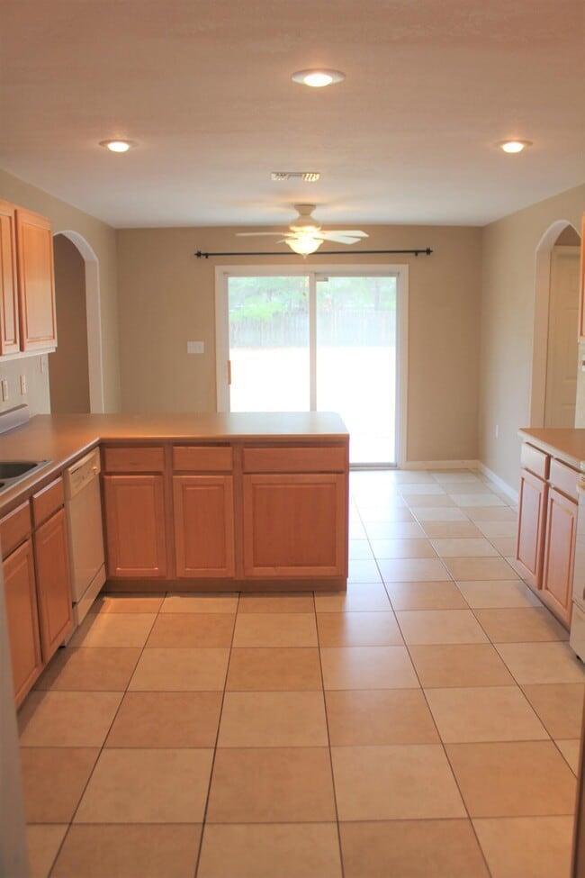 Building Photo - 8617 Olivera St