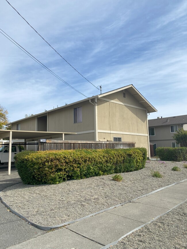 Building Photo - 7560 Bridgit Dr