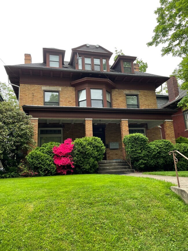 Frente - 341 S Aiken Ave