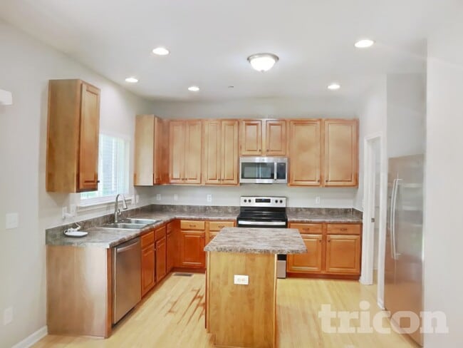 Building Photo - 4620 Van Leer Ct