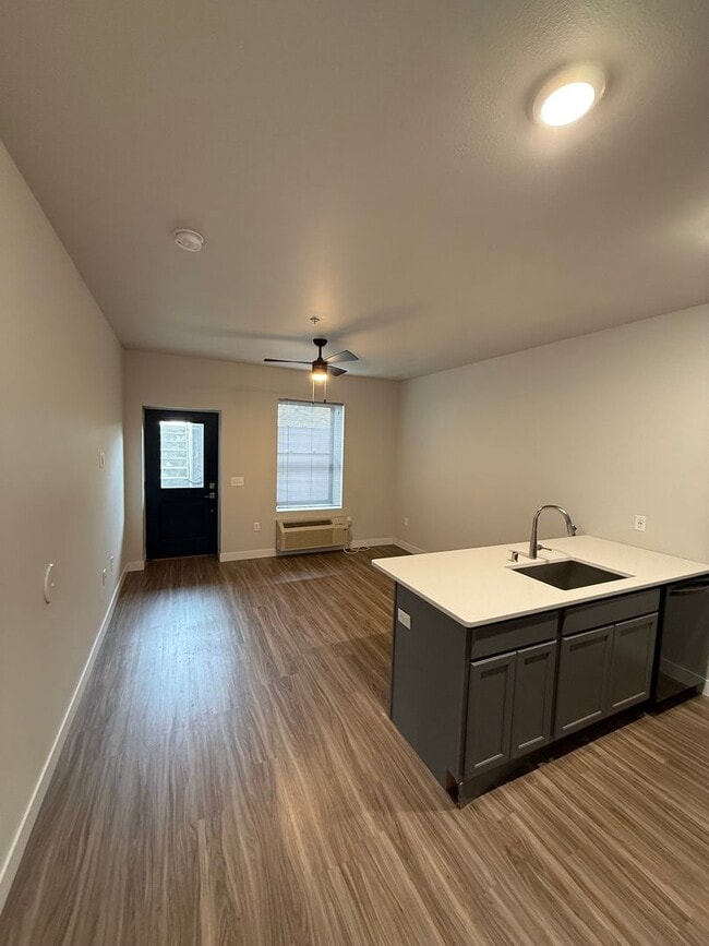 Interior Photo - Seven1Five