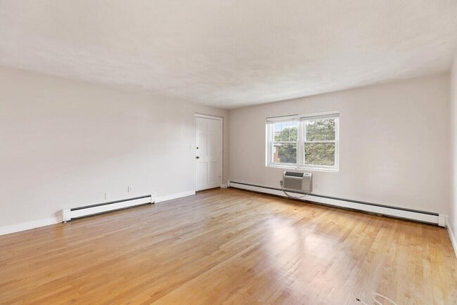 Building Photo - 138 Emerson Gardens Rd