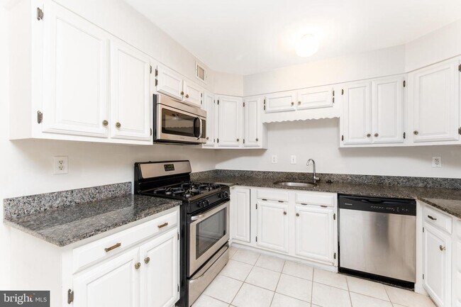 Foto del edificio - 4322 Kentland Dr