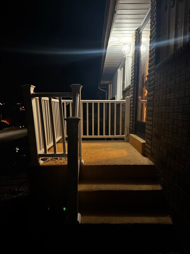 Foto del edificio - 1541 Lucille Dr