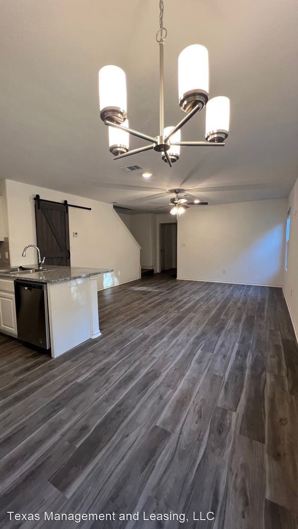 Building Photo - 3 br, 2.5 bath House - 418 S. 3rd Street #2
