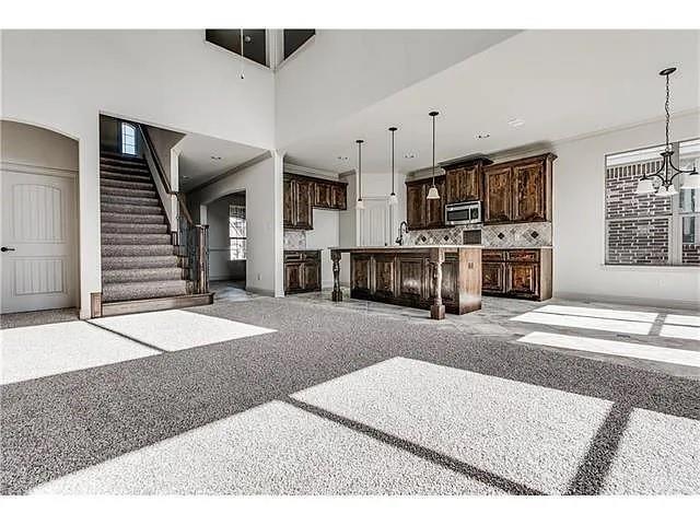 Foto del edificio - 908 Lake Meadow Ln