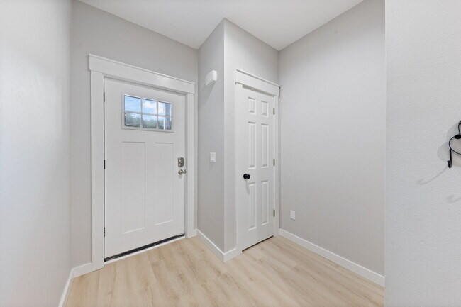 Foto del edificio - New Construction 3 Bedroom PLUS OFFICE