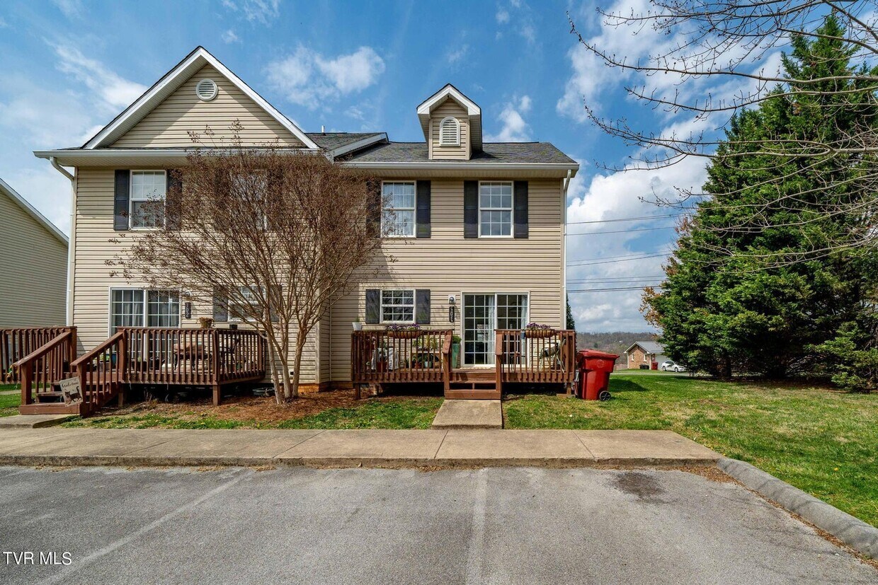 617 Hazel St, Johnson City, TN 37604 Townhome Rentals in Johnson City