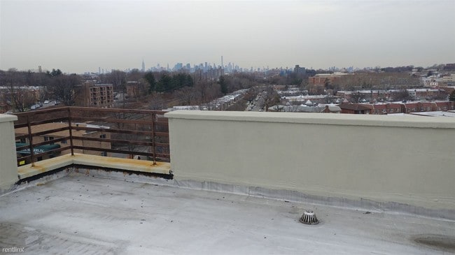 Building Photo - 2 br, 2 bath Duplex - 8432 Grand Ave 1C