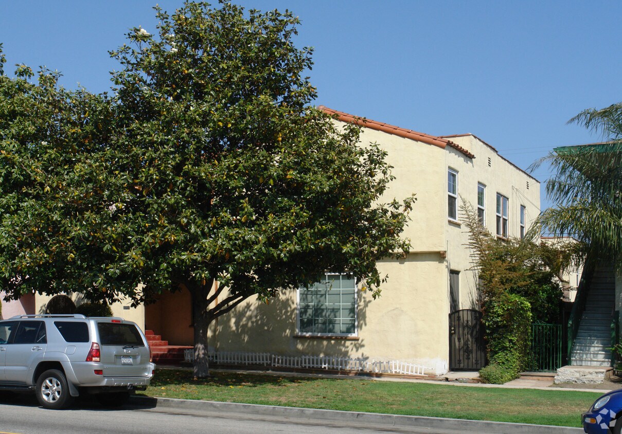 Foto del edificio - 1438 S Crescent Heights Blvd