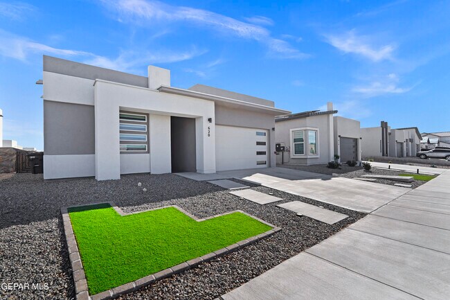 Building Photo - 620 Paseo Modesto Dr