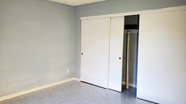 Building Photo - 6560 College Grove Dr