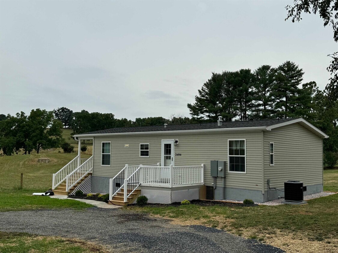 Primary Photo - 2404 Friedens Church Rd