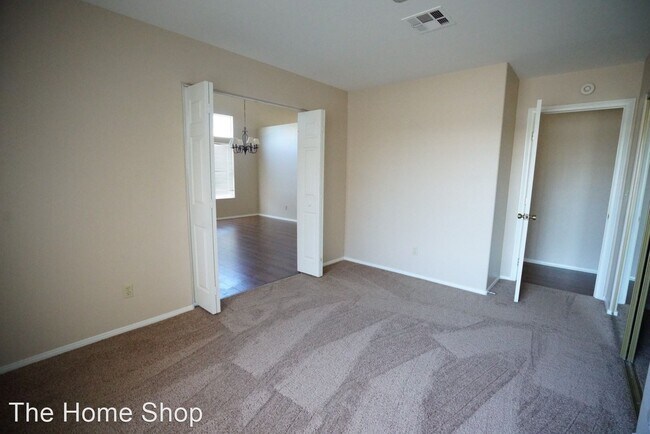 Building Photo - 4 br, 2 bath House - 2660 Rosanna St