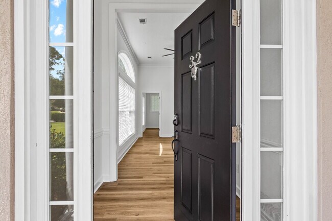 Building Photo - Large townhome in the Desirable Southbridge Community