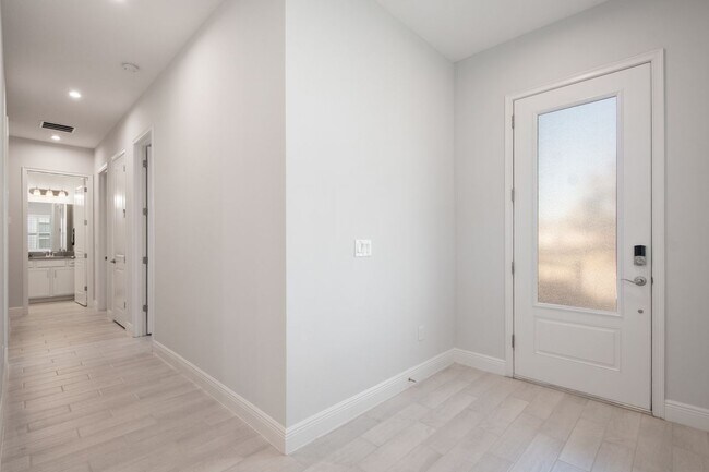 Foto del edificio - 6670 Bridgman St