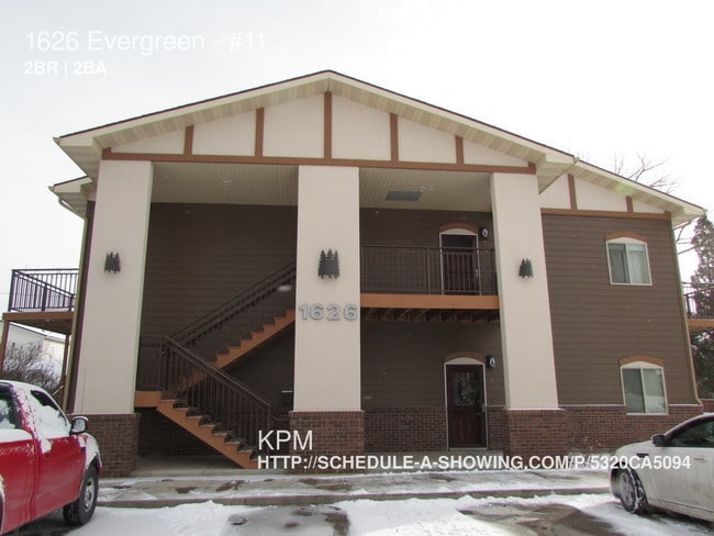 Building Photo - 1626 Evergreen Dr
