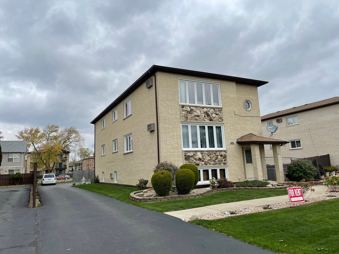 Primary Photo - 8032 82nd St
