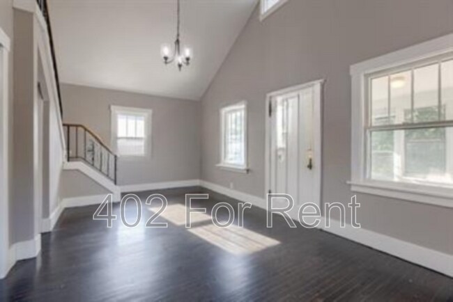 Foto del edificio - 4332 Fowler Ave
