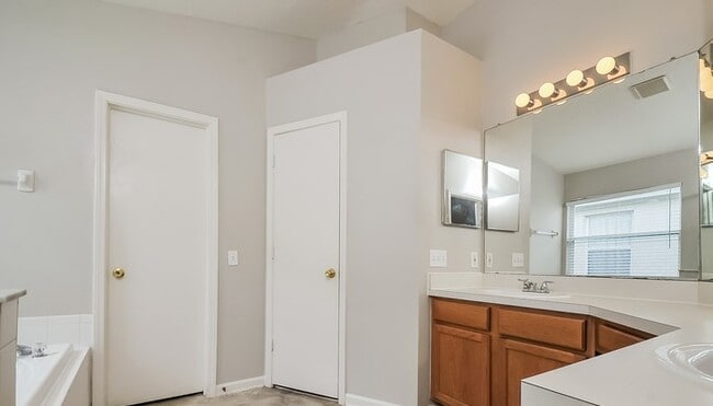 Building Photo - 6716 Rancho Santa Fe Dr