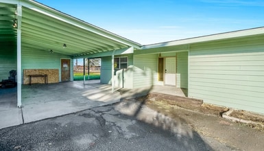 Building Photo - 141 Carswell Dr