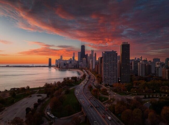 Foto del edificio - 211 E Ohio St