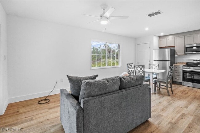 Foto del edificio - 1046 Periwinkle Way