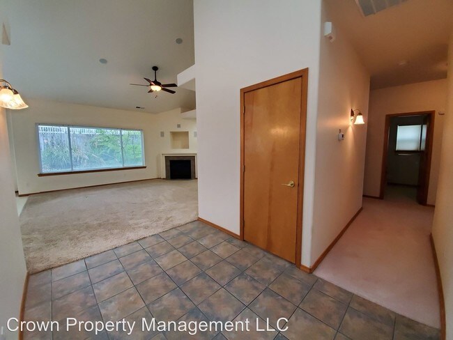 Building Photo - 3 br, 2 bath House - 2645 Sandstone