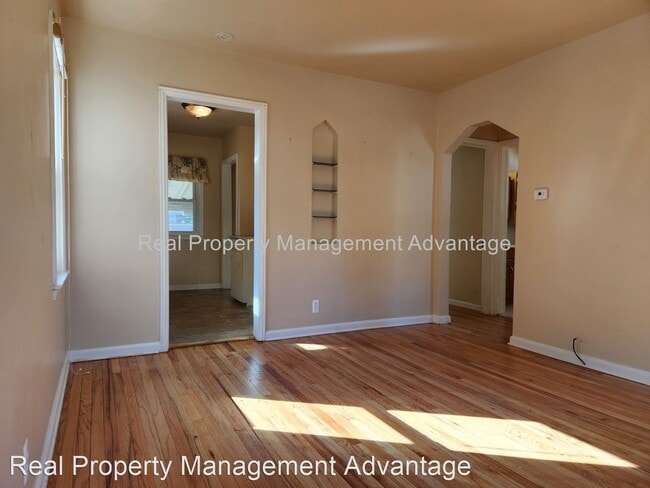 Building Photo - 2 br, 1 bath House - 7580 Wood Ave.