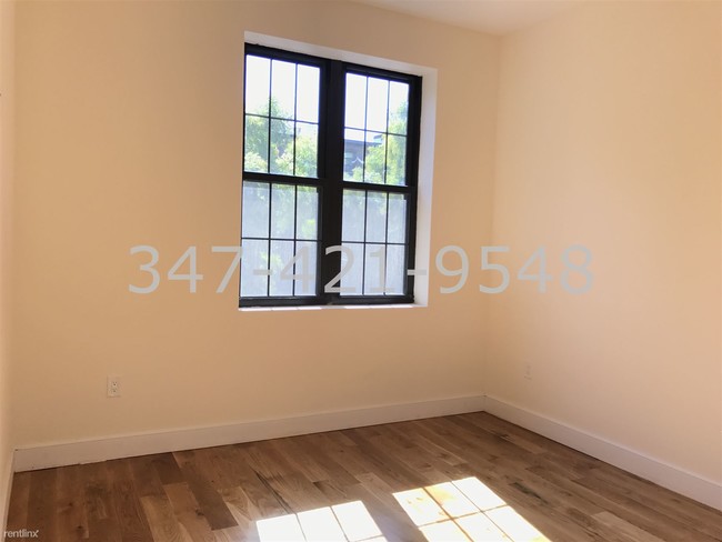 Building Photo - 744 Willoughby Ave