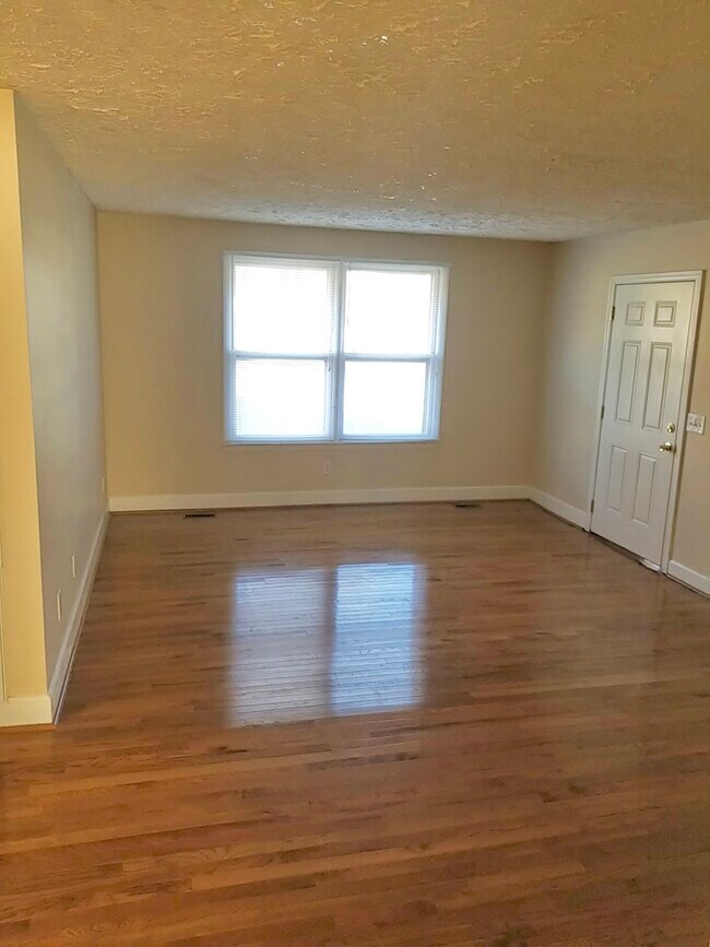 Building Photo - 1128 Glaze Ct