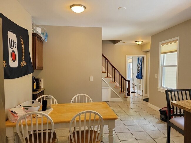 Building Photo - 14 Jay St