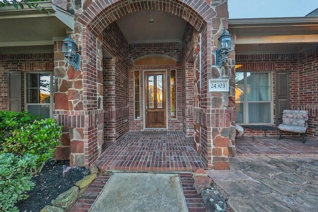 Building Photo - 24303 Bella Veneza Dr