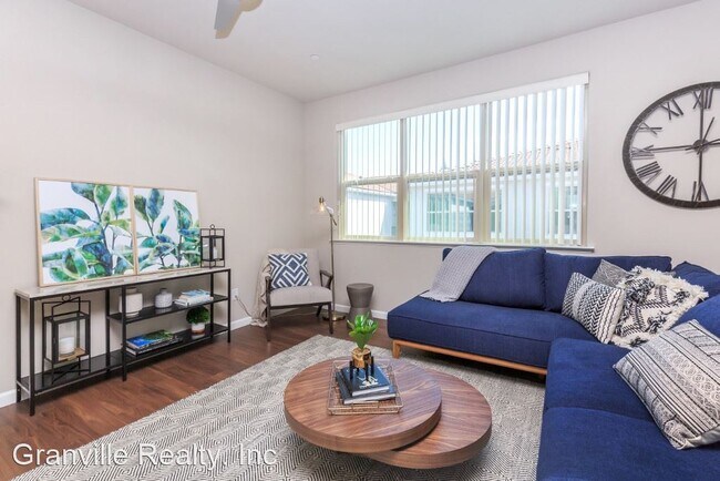 Foto del edificio - 8080 N Millbrook Ave