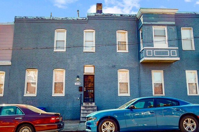 Building Photo - Welcome to Charm City!