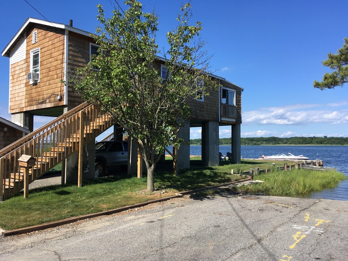 46 Lillis Ave, Barrington, RI 02806 House for Rent in Barrington, RI