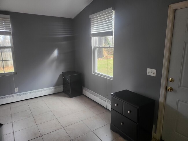 Building Photo - 43 Syosset Rd