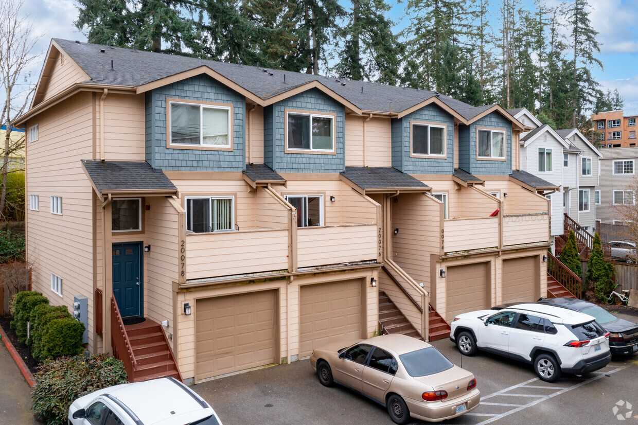 Primary Photo - Common View Townhomes