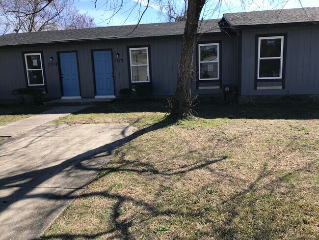 Foto del edificio - 5768 Aftonshire Dr