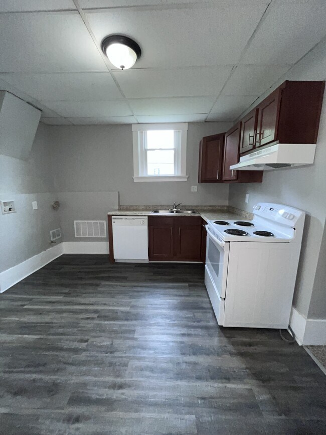 Photo - 517 E 17th St House