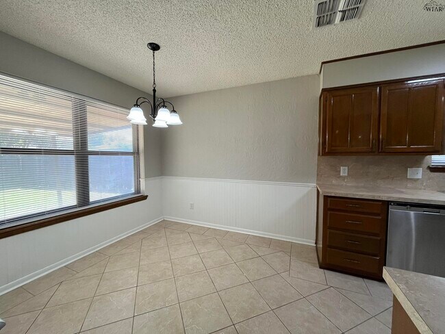 Foto del edificio - 5417 Pebblestone Dr