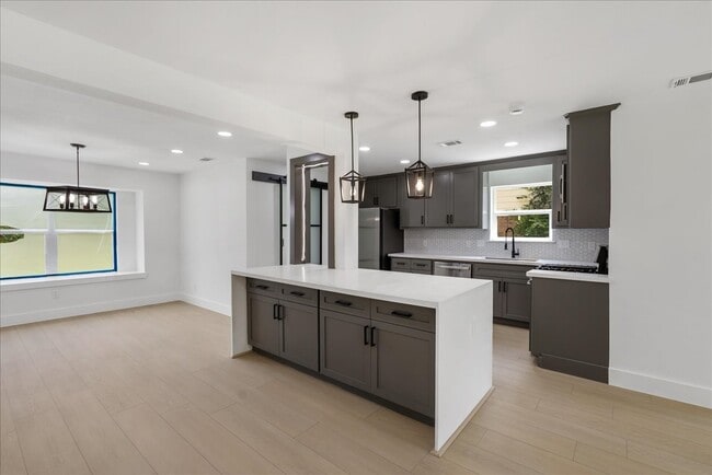 Building Photo - 3234 Cherry Springs Dr