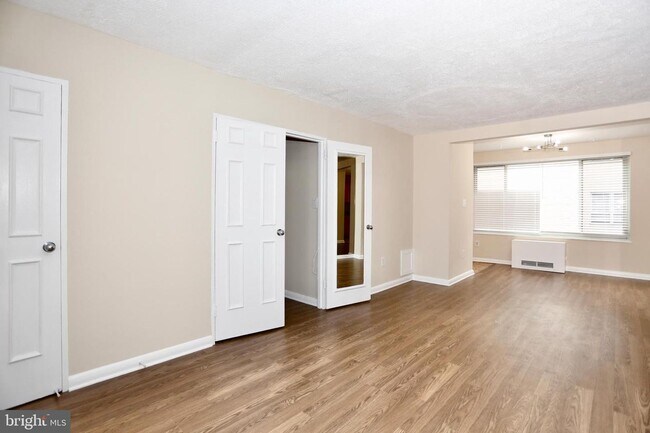 Foto del edificio - Available for immediate move-in.