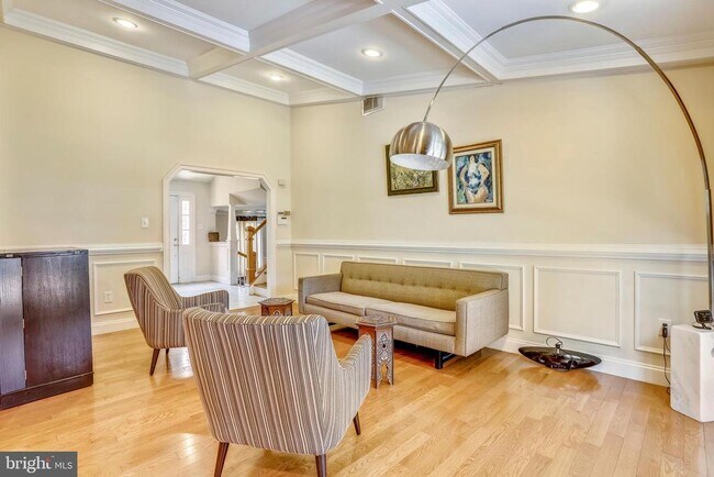 Foto del edificio - 10145 Colebrook Ave