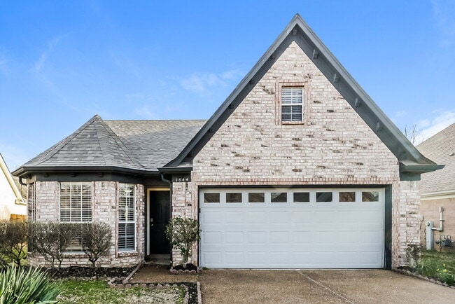 Building Photo - 1044 Cross Wood Ln