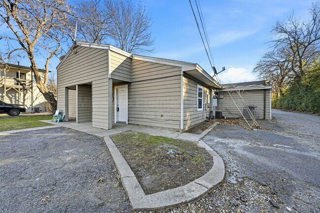 Foto del edificio - 817 S Elm St