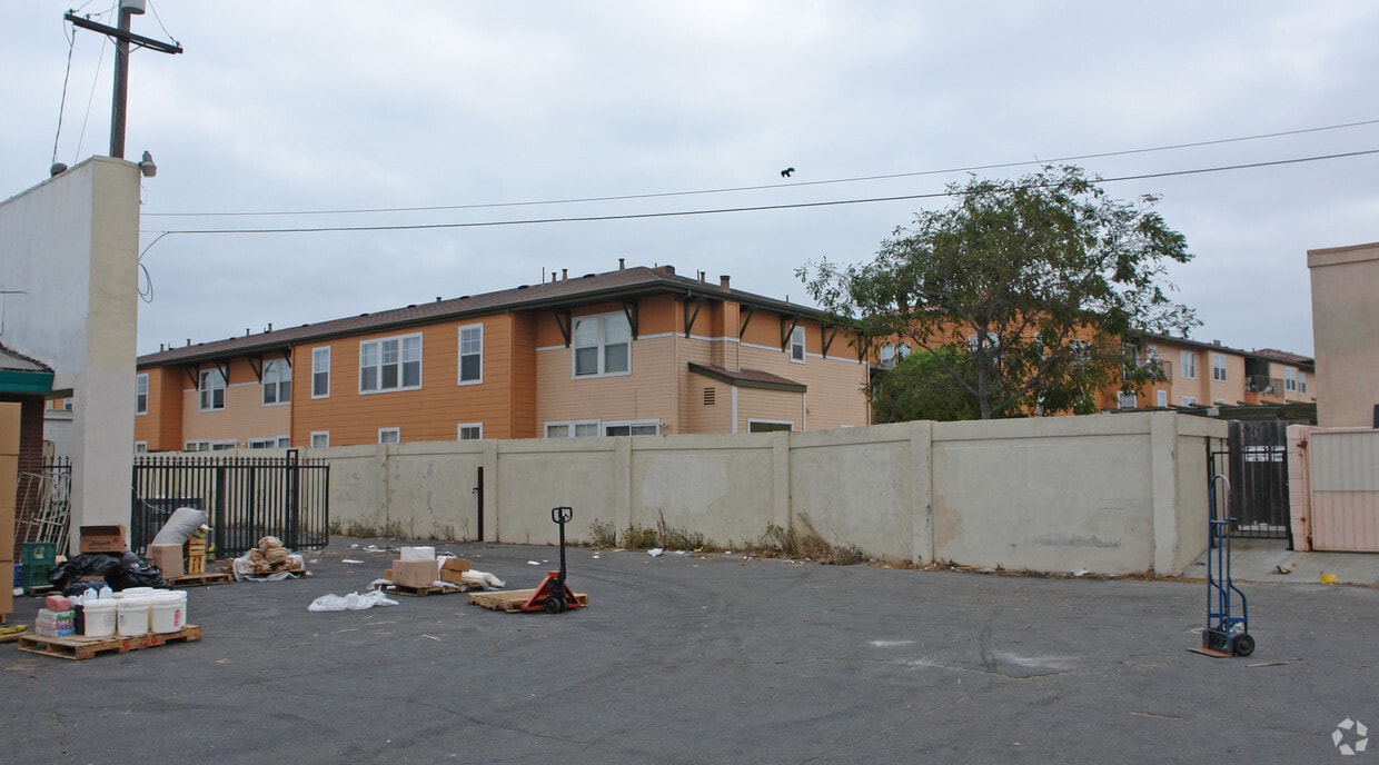 Rumrill Place Apartment Apartments in San Pablo, CA