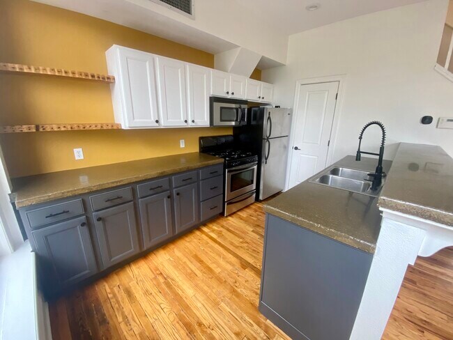 Kitchen - 3211 Zuni St