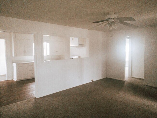 Foto del edificio - 316 W 4th Terrace